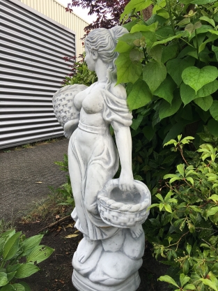 Gartenstatue Frau/Dame mit Blumenkörben, Stein, große Statue